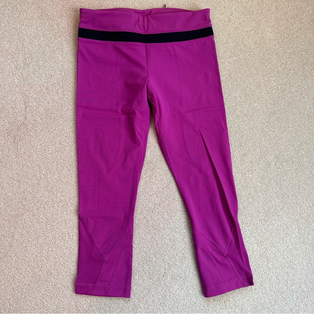 EUC - Lululemon bundle - crops and tank top - Picture 2 of 9